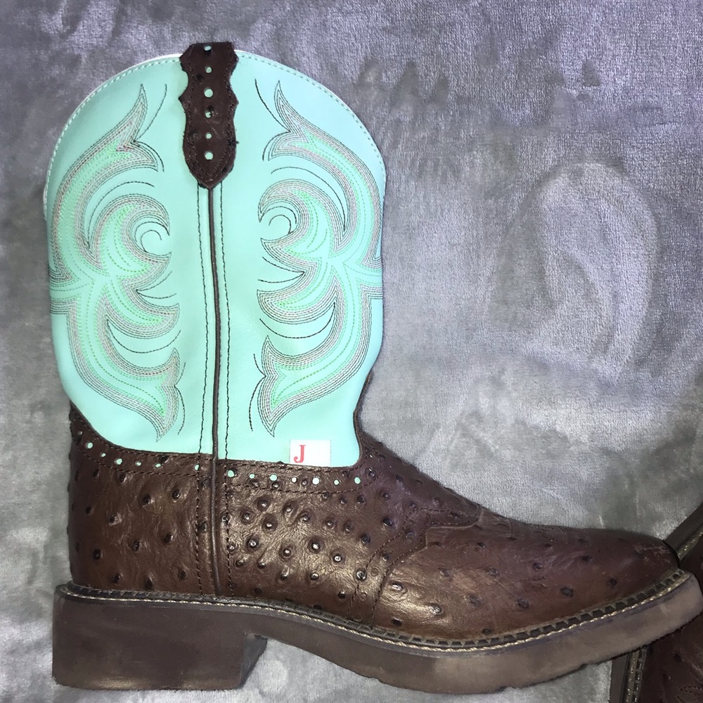 JUSTIN gypsy square toe boots